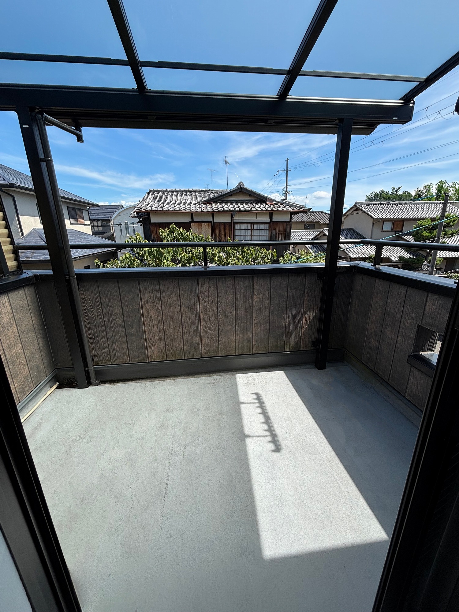 ベランダ屋根を新設｜暑さ・紫外線・雨から暮らしを守る快適リフォーム