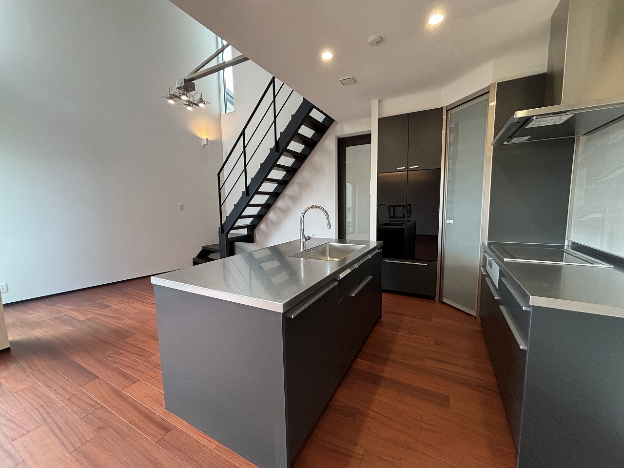 ホテルライクな上質感と、家族の心地よさを叶えた住まい